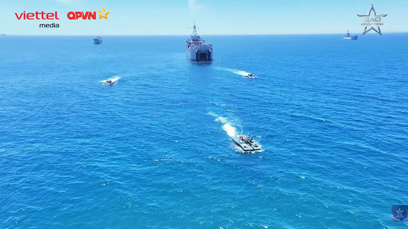 Đội Châu Bùi - Erik quậy tưng hội thao chèo thuyền nhưng vẫn xếp chót | Sao Nhập Ngũ 2026 - Ảnh 16.