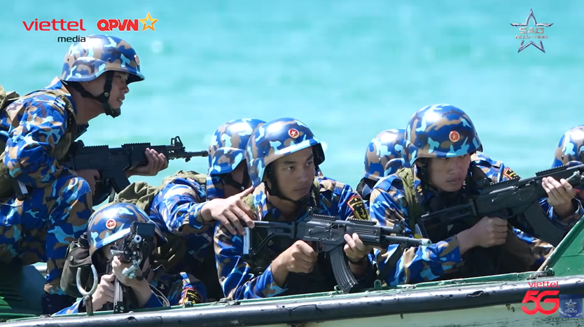 Đội Châu Bùi - Erik quậy tưng hội thao chèo thuyền nhưng vẫn xếp chót | Sao Nhập Ngũ 2026 - Ảnh 19.