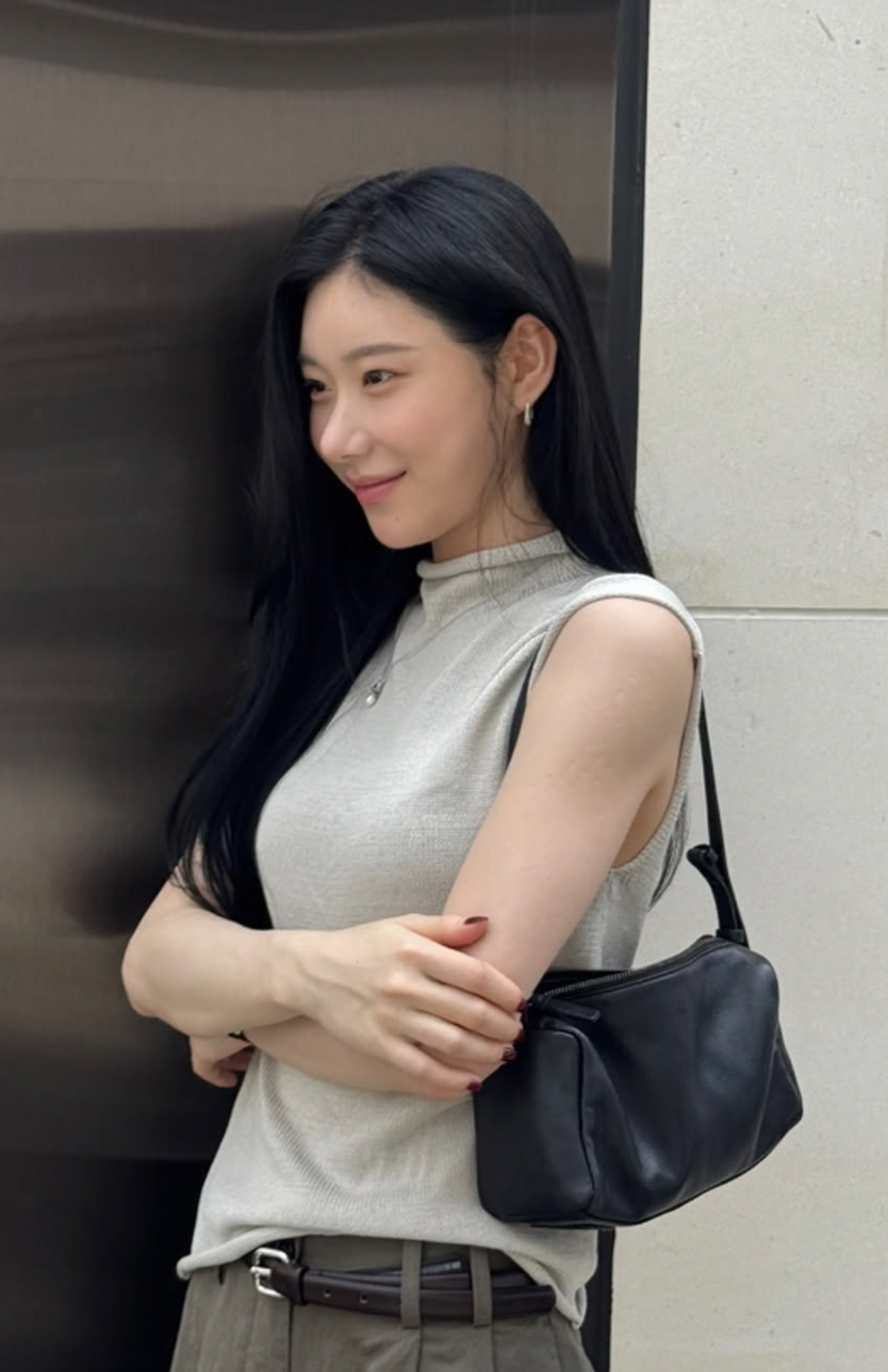 Chaeryeong (ITZY) chính thức ra mắt solo với mini album đầu tay - Ảnh 3.