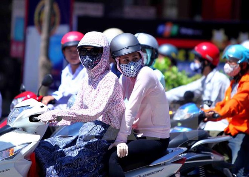 TP. Hồ Chí Minh có mưa dông rải rác, đề phòng gió giật mạnh - Ảnh 1.