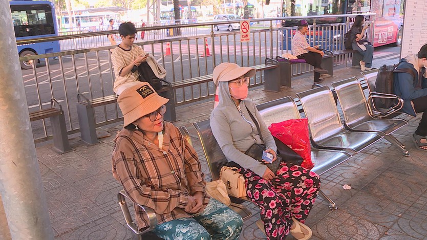 Xác thực xe buýt miễn phí TP. Hồ Chí Minh: Bắt buộc quét thẻ trên 134 tuyến từ 1/10 - Ảnh 2.