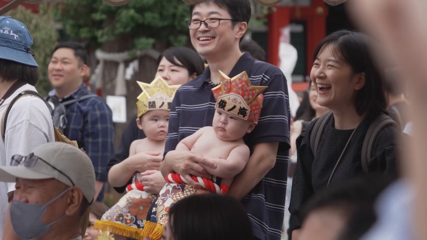 Lễ hội Naki Sumo tại Nhật Bản: Tiếng khóc trẻ thơ là lời cầu chúc bình an - Ảnh 3.