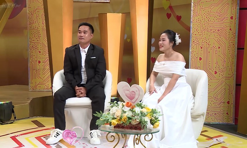 Mối tình bắt đầu từ Facebook và lời cầu hôn sau nhiều năm bên nhau | Vợ chồng son - Ảnh 1.