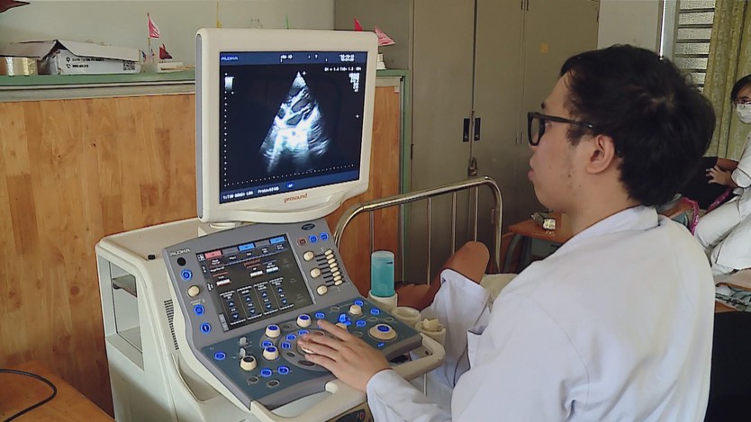 Tầm soát bệnh tim miễn phí cho 600 trẻ em khó khăn - Ảnh 3.