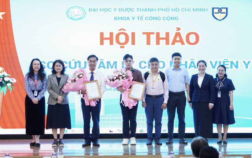 Học cách 'sơ cứu' tâm lý cho nhân viên y tế - Ảnh 1.