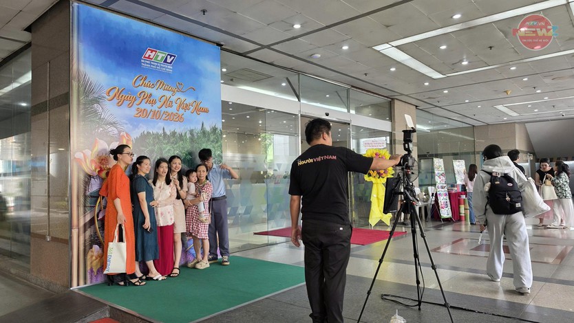 HTV tổ chức hoạt động chào mừng Ngày Phụ nữ Việt Nam 20/10 - Ảnh 8.