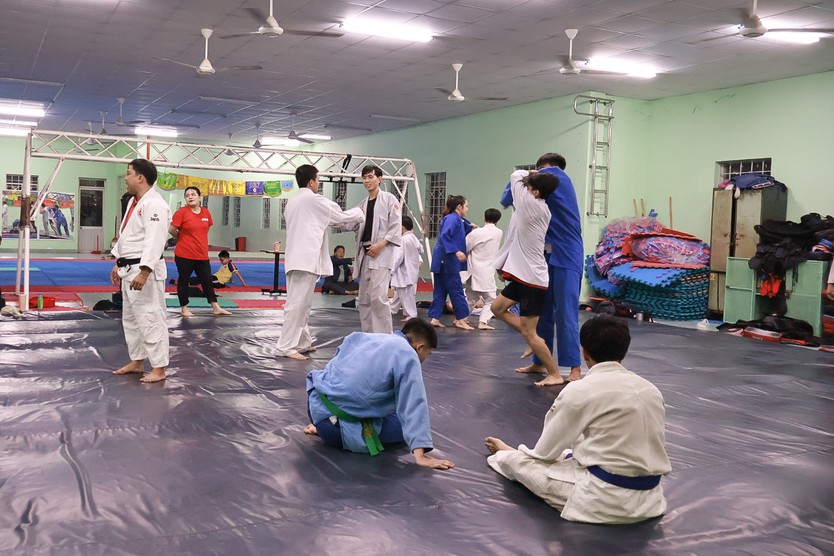 Gần 15 năm duy trì lớp Judo 0 đồng cho trẻ em khó khăn - Ảnh 2.