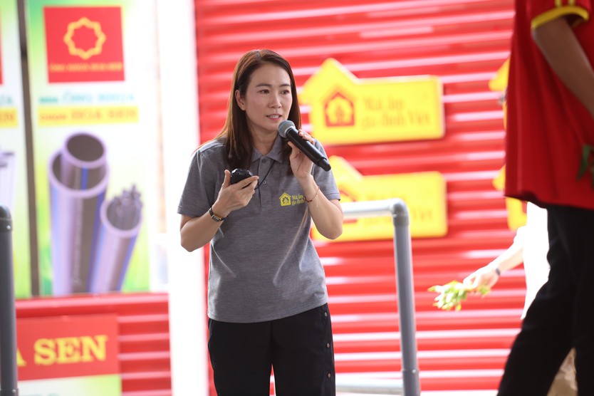 "Mái ấm gia đình Việt" trao gần 5 tỉ đồng tại Ninh Bình - Ảnh 6.
