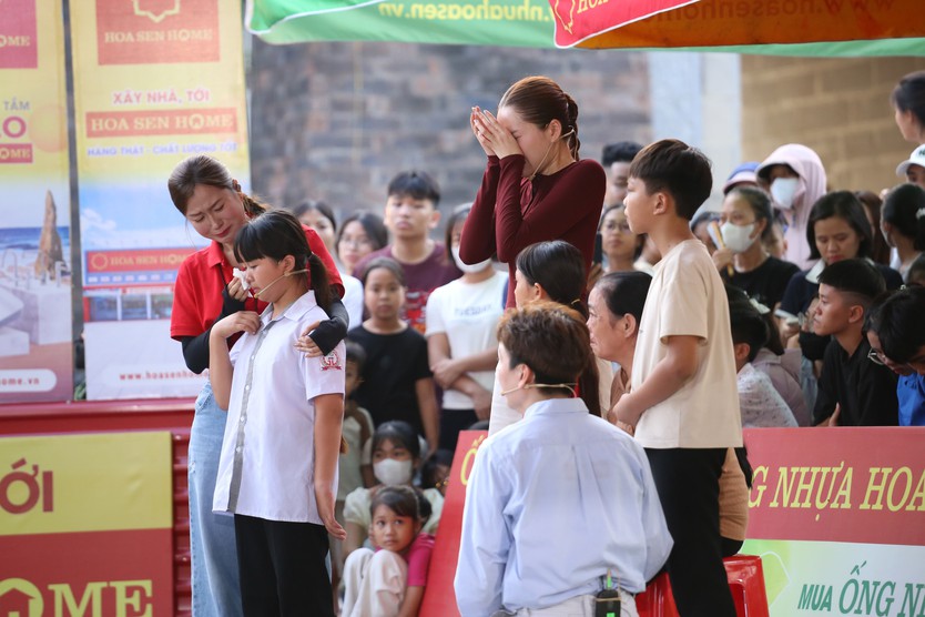 "Mái ấm gia đình Việt" trao gần 5 tỉ đồng tại Ninh Bình - Ảnh 18.