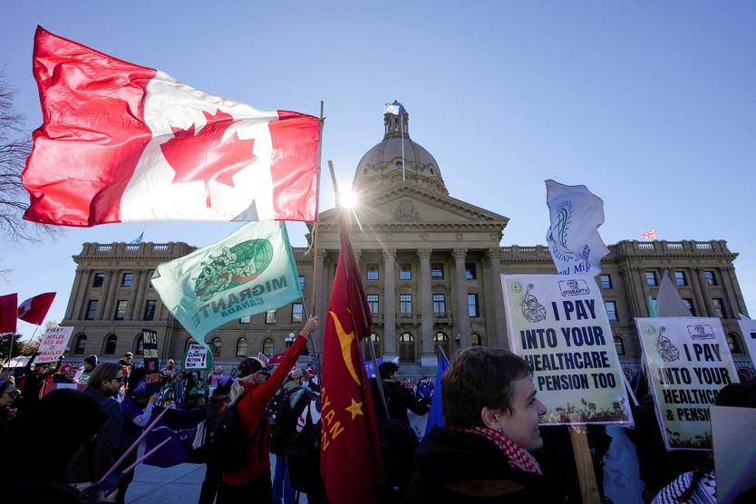 Tỉnh bang Alberta chọn ở lại Canada - Ảnh 2.