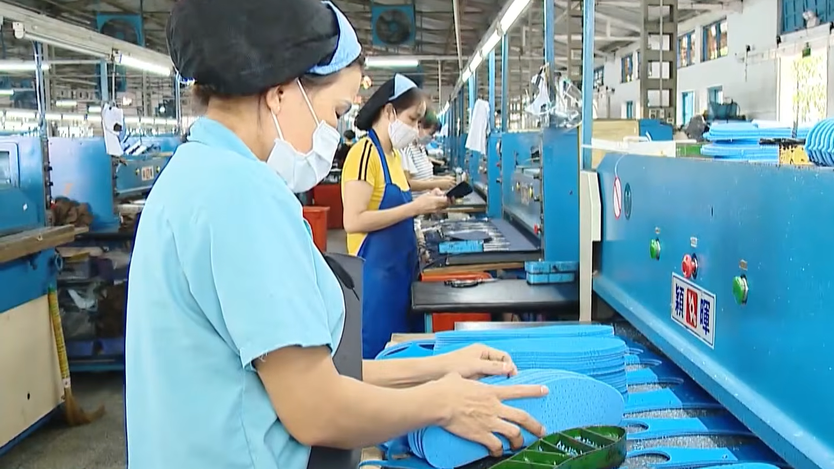 Lãi suất cho vay giảm, doanh nghiệp vẫn cần thêm nguồn vốn - Ảnh 2.