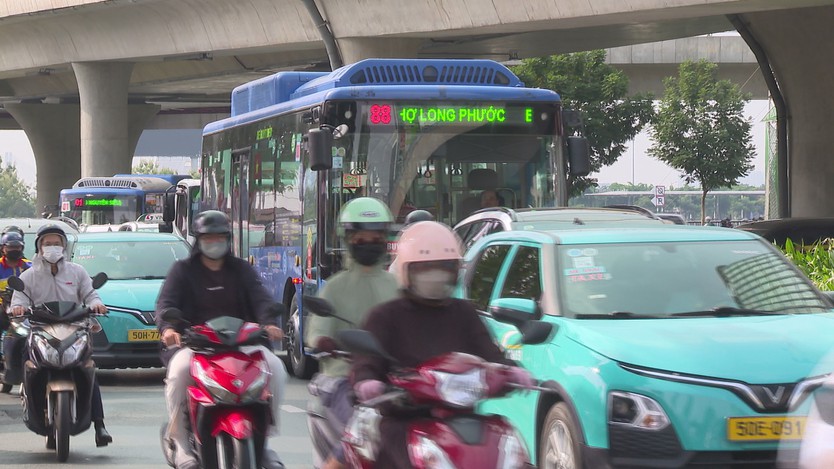 Năm 2027 TP. Hồ Chí Minh dự kiến chuyển đổi xe buýt sang xe điện - Ảnh 3.