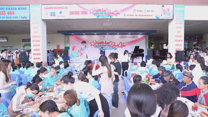 Hội Chữ thập đỏ TP. Hồ Chí Minh trao tặng 200 bộ tóc cho bệnh nhân ung thư - Ảnh 4.