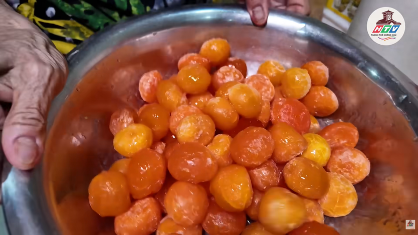 Tiệm bánh bao hoàn toàn thủ công | HTV Thành phố không ngủ - Ảnh 4.