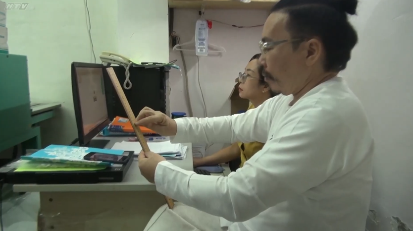 Nghệ nhân Năm Tuyền trăn trở bài toán phát triển áo dài truyền thống | Sắc màu Việt Nam - Ảnh 7.