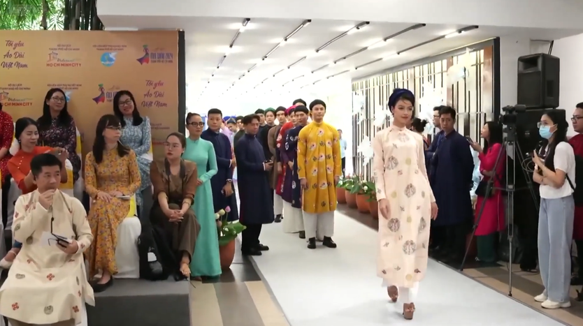 Nghệ nhân Năm Tuyền trăn trở bài toán phát triển áo dài truyền thống | Sắc màu Việt Nam - Ảnh 12.