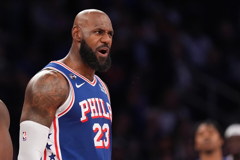 LeBron James ra mắt Philadelphia 76ers bằng chiến thắng trước nhà vô địch Knicks - Ảnh 2.