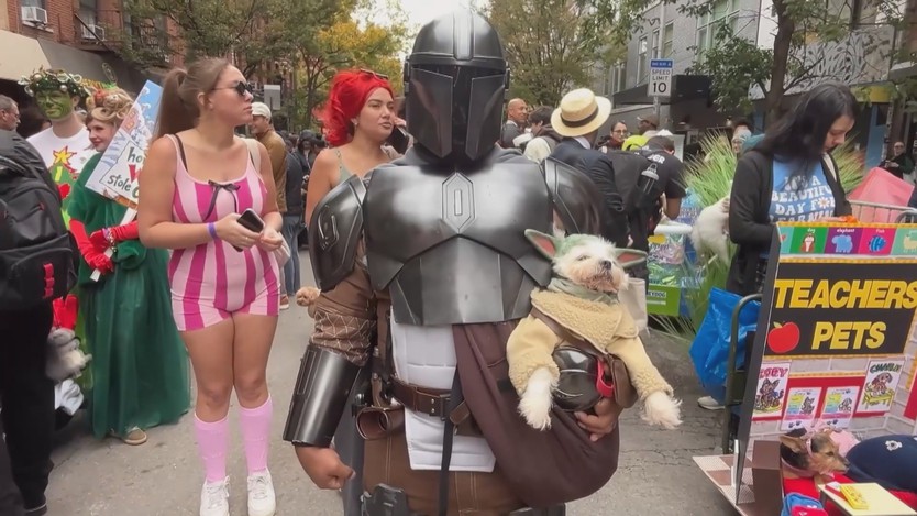 Diễu hành chó hóa trang Halloween tại New York - Ảnh 2.