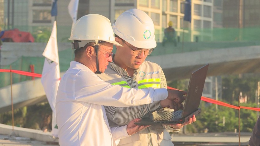 Hợp long cầu đi bộ qua sông Sài Gòn, kết nối không gian đô thị - Ảnh 4.