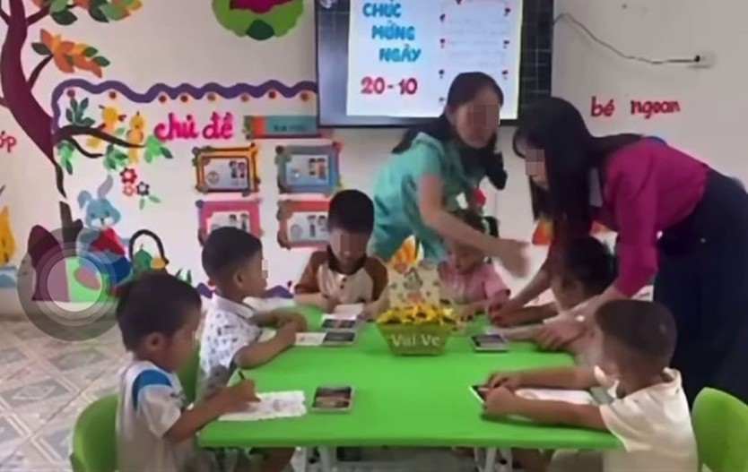 Tạm đình chỉ giảng dạy 2 giáo viên mầm non có hành vi đánh trẻ - Ảnh 1.