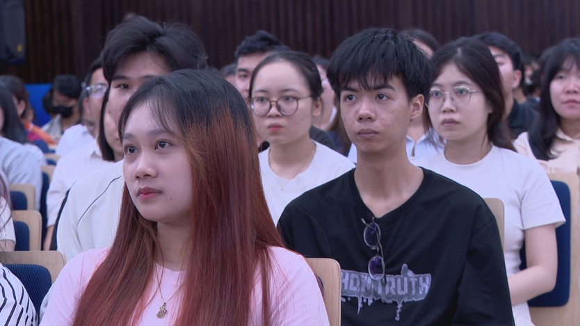 Hơn 300 sinh viên TP. Hồ Chí Minh được trang bị kỹ năng tự bảo vệ trên không gian mạng- Ảnh 2.