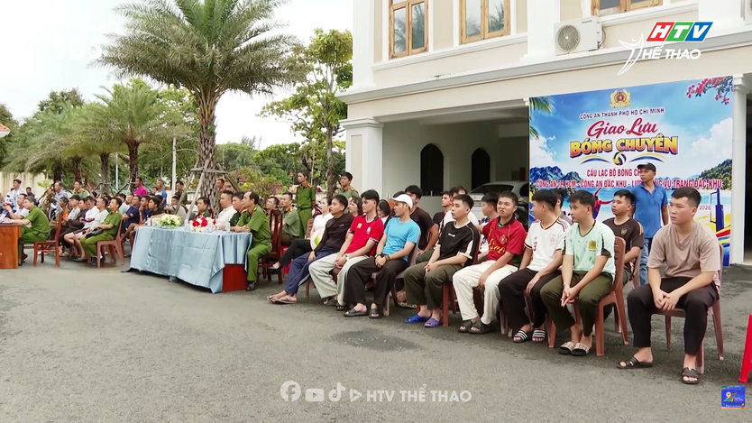Đội bóng chuyền Công an TP. Hồ Chí Minh giao lưu thể thao tại đặc khu Côn Đảo - Ảnh 3.