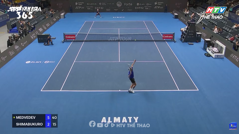 Daniil Medvedev vào tứ kết Almaty Open - Ảnh 2.