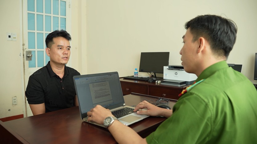 Chỉ sau 40 phút truy xét, bắt giữ đối tượng dùng dao cướp tiệm vàng - Ảnh 3.