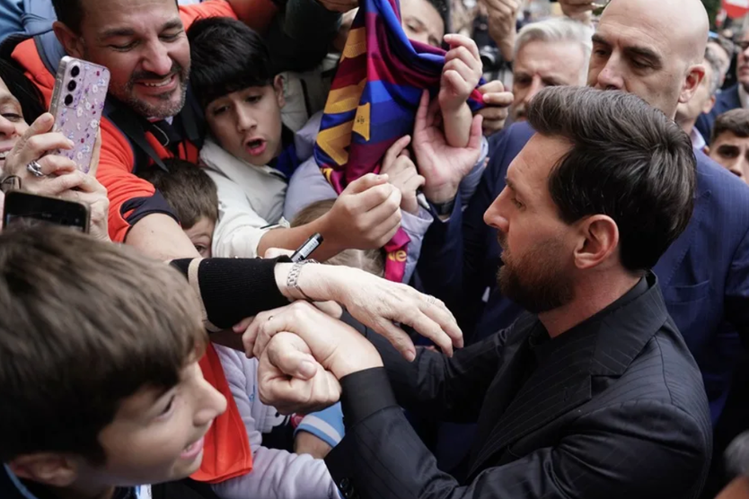 Messi gây sốt tại Tây Ban Nha, vé giao lưu hết sạch sau 13 phút - Ảnh 2.