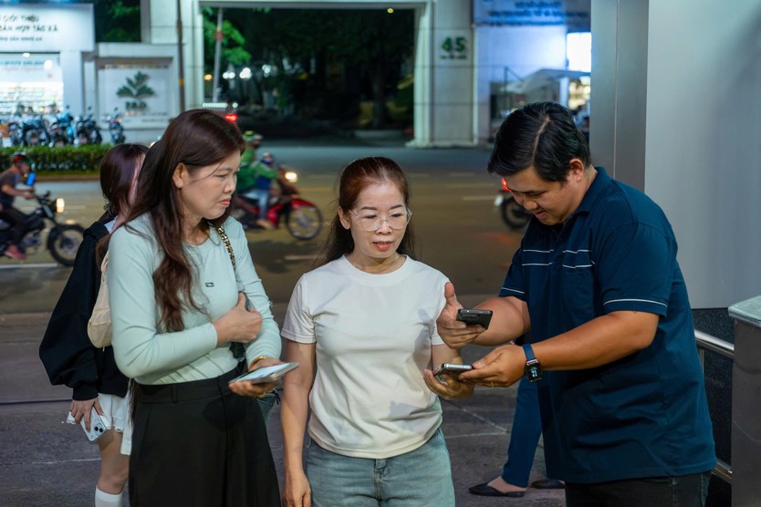 “Vầng trăng cổ nhạc” nhận được sự ủng hộ của đông đảo khán giả trong lần đầu bán vé- Ảnh 6.