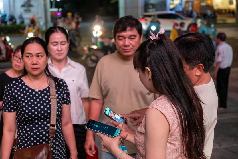 “Vầng trăng cổ nhạc” nhận được sự ủng hộ của đông đảo khán giả trong lần đầu bán vé- Ảnh 4.
