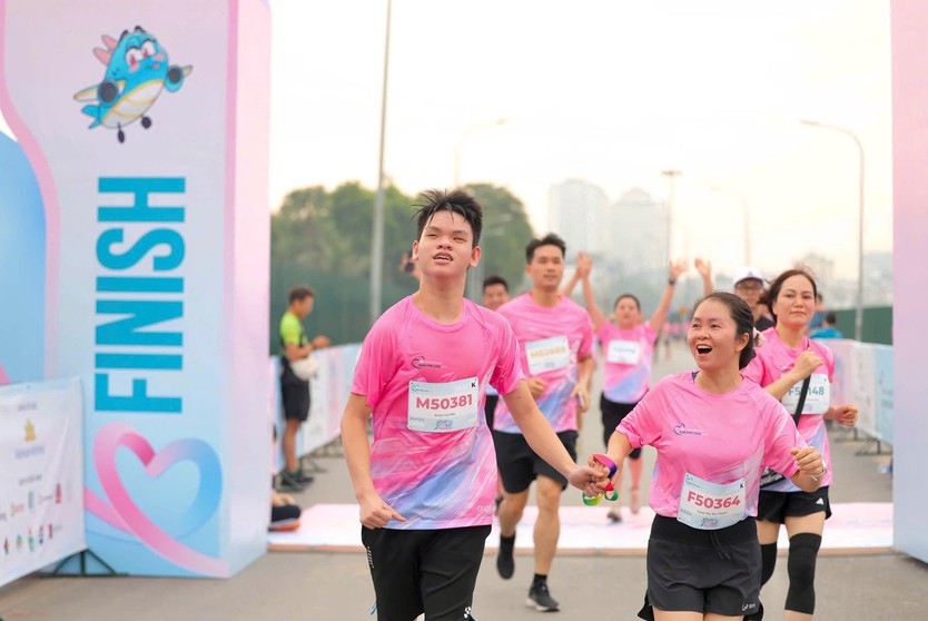 Run For Love 2026: Điểm hẹn của những bước chạy yêu thương trong hành trình “Chạm Thu Hà Nội”- Ảnh 8.