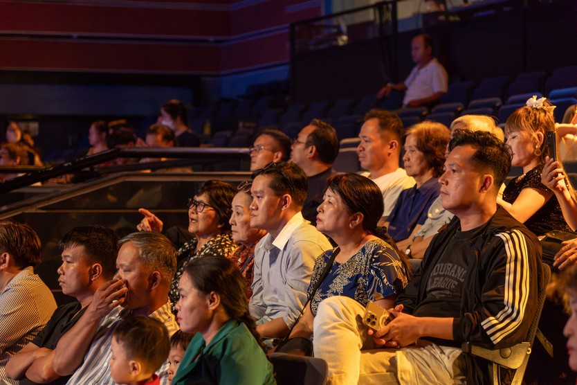 “Vầng trăng cổ nhạc” nhận được sự ủng hộ của đông đảo khán giả trong lần đầu bán vé- Ảnh 15.