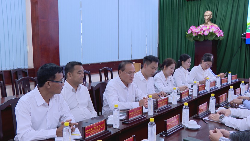 TP. Hồ Chí Minh chia sẻ kinh nghiệm chuyển đổi số báo chí với đoàn nhà báo Lào - Ảnh 2.