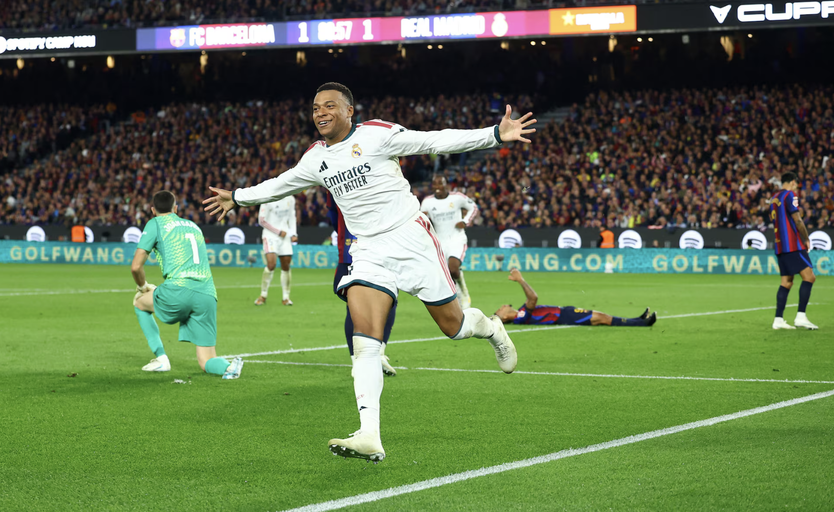 Real Madrid đánh bại Barcelona, thắng trận El Clásico- Ảnh 2.