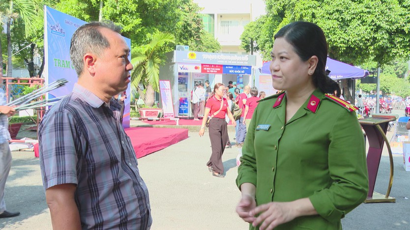 Chung tay chuyển đổi số tại cơ sở, tạo nền tảng cho đô thị hiện đại - Ảnh 3.