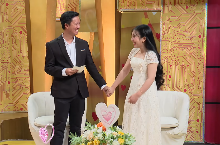 Cô gái 27 tuổi mê đắm chàng IT vì “tỏa hào quang” dù chê anh xấu và già | Vợ chồng son- Ảnh 8.