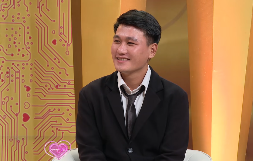 Chàng trai đi lính "nhém" tiền cho vợ, đi làm lương nộp hết cho ba mẹ vợ | Vợ chồng son- Ảnh 2.