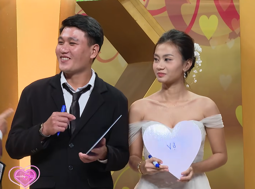 Chàng trai đi lính "nhém" tiền cho vợ, đi làm lương nộp hết cho ba mẹ vợ | Vợ chồng son- Ảnh 6.