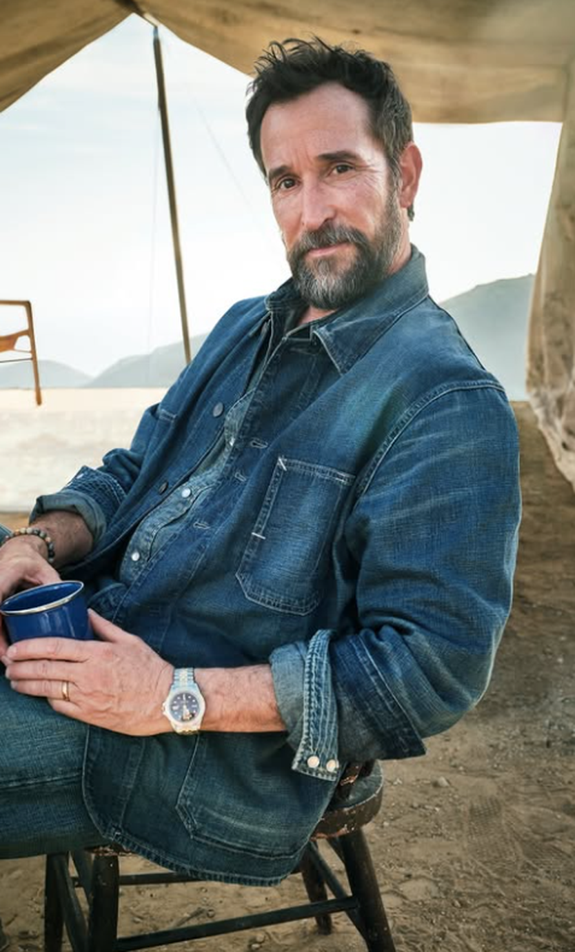 Ở tuổi 55, Noah Wyle được chọn là người đàn ông quyến rũ nhất thế giới - Ảnh 3.