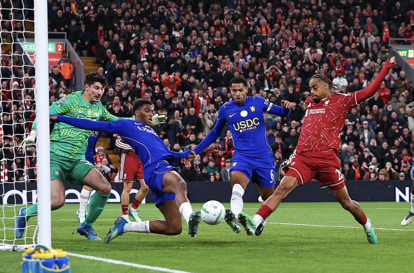 Liverpool loại Chelsea trên chấm luân lưu, giành vé vào tứ kết Carabao Cup - Ảnh 4.