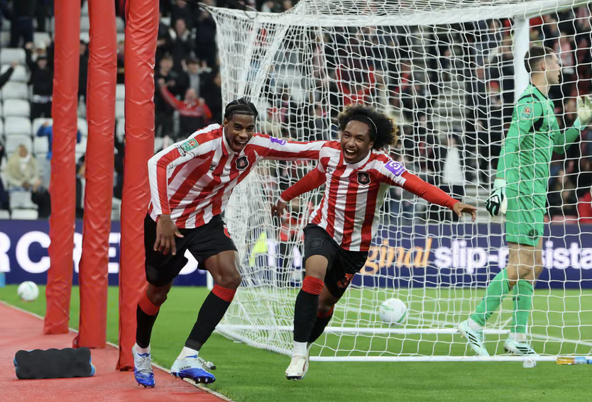  Bournemouth thắng đậm Aston Villa, Sunderland hạ Brentford tại Carabao Cup - Ảnh 2.