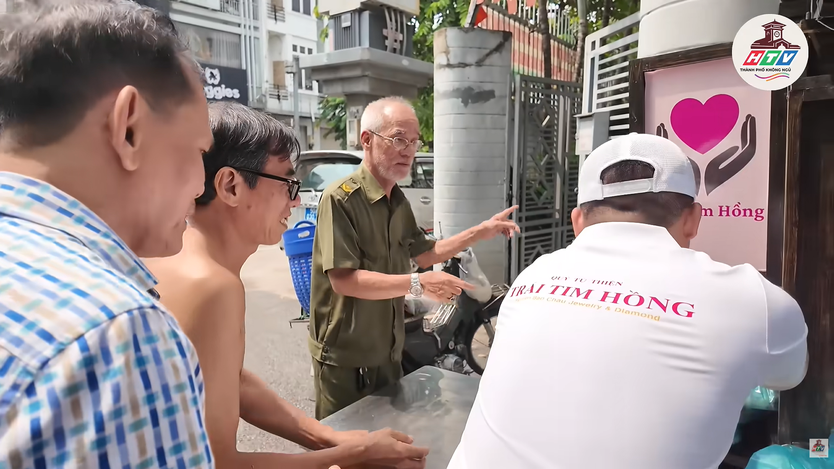 Bánh bao, cơm tấm miễn phí | HTV Thành phố không ngủ- Ảnh 5.