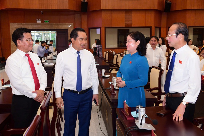 Kỳ họp thứ sáu HĐND TP. Hồ Chí Minh: Kết nối quy hoạch, thể chế và nguồn lực, mở đường cho phát triển bền vững- Ảnh 7.