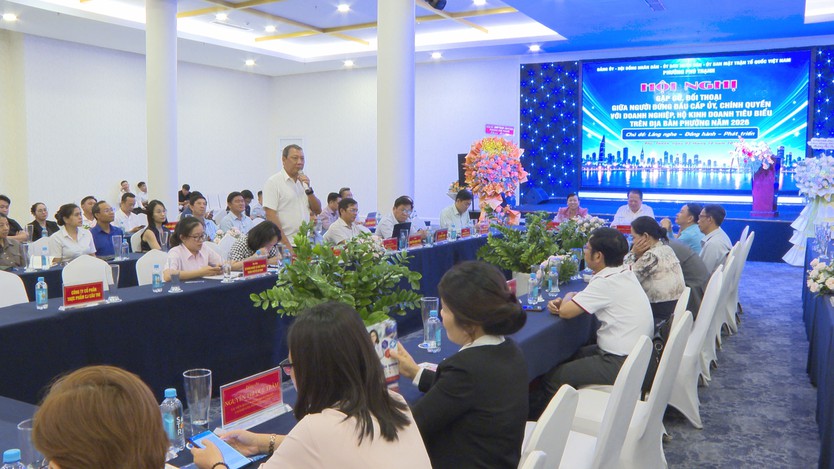Phường Phú Thạnh đối thoại với doanh nghiệp, thúc đẩy môi trường kinh doanh thuận lợi - Ảnh 1.
