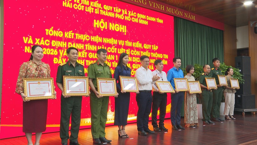 TP. Hồ Chí Minh hoàn thành lấy mẫu tại 18 nghĩa trang liệt sĩ - Ảnh 5.