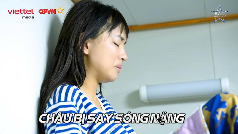 Dàn nghệ sĩ vượt say sóng, quây quần ca hát trên tàu ra Trường Sa | Sao Nhập Ngũ 2026 - Ảnh 5.