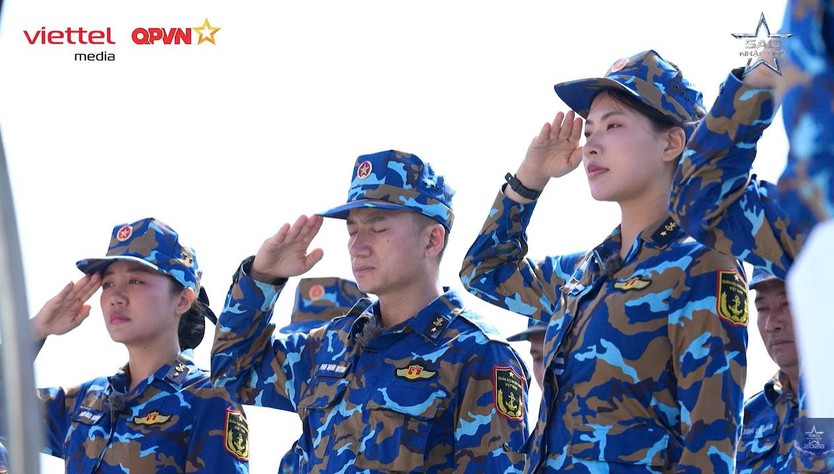 Xúc động lễ tưởng niệm các anh hùng liệt sĩ giữa biển khơi | Sao Nhập Ngũ 2026 - Ảnh 8.