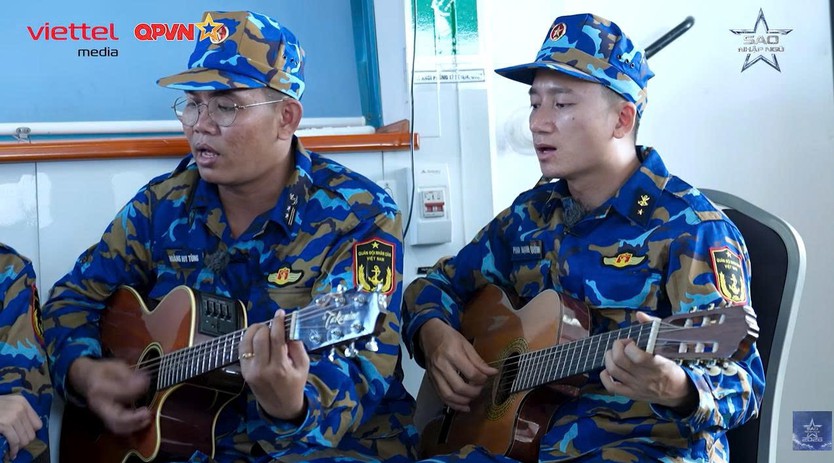 Dàn nghệ sĩ vượt say sóng, quây quần ca hát trên tàu ra Trường Sa | Sao Nhập Ngũ 2026 - Ảnh 34.