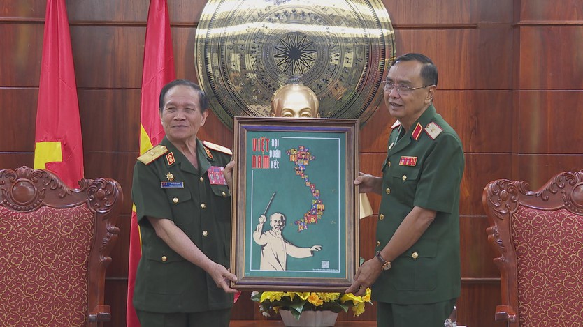 Thắt chặt tình đoàn kết giữa cựu chiến binh TP. Hồ Chí Minh và Thủ đô Viêng Chăn - Ảnh 2.